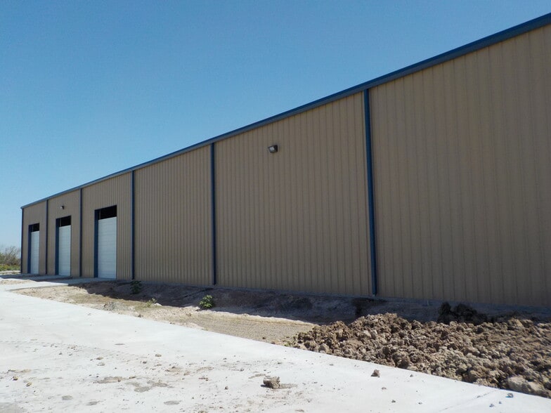 6201 FM 106, Harlingen, TX for lease - Building Photo - Image 2 of 5