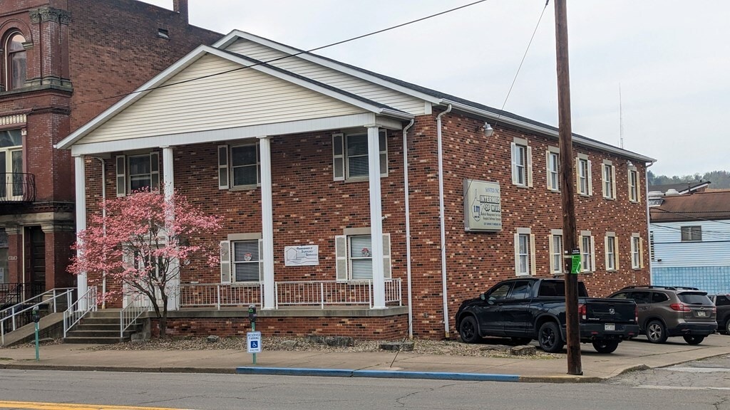 2227 Chapline St, Wheeling, WV for lease Primary Photo- Image 1 of 17