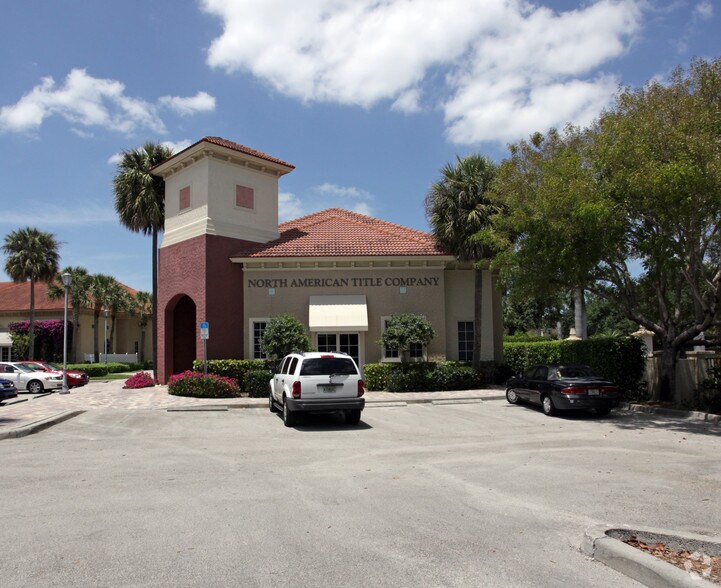 9115 Corsea del Fontana Way, Naples, FL à vendre - Photo du bâtiment - Image 2 de 2