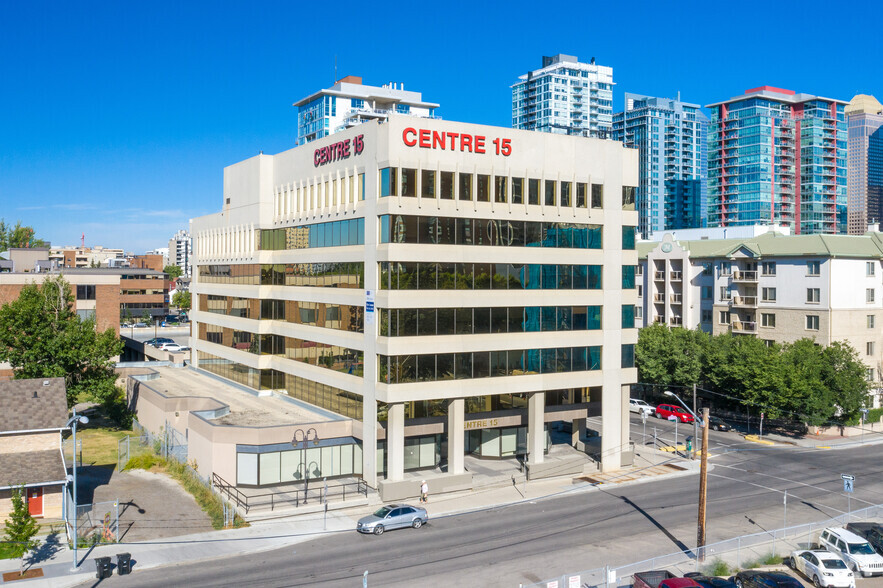 1509 Centre St SW, Calgary, AB à louer - Photo du b timent - Image 1 de 4