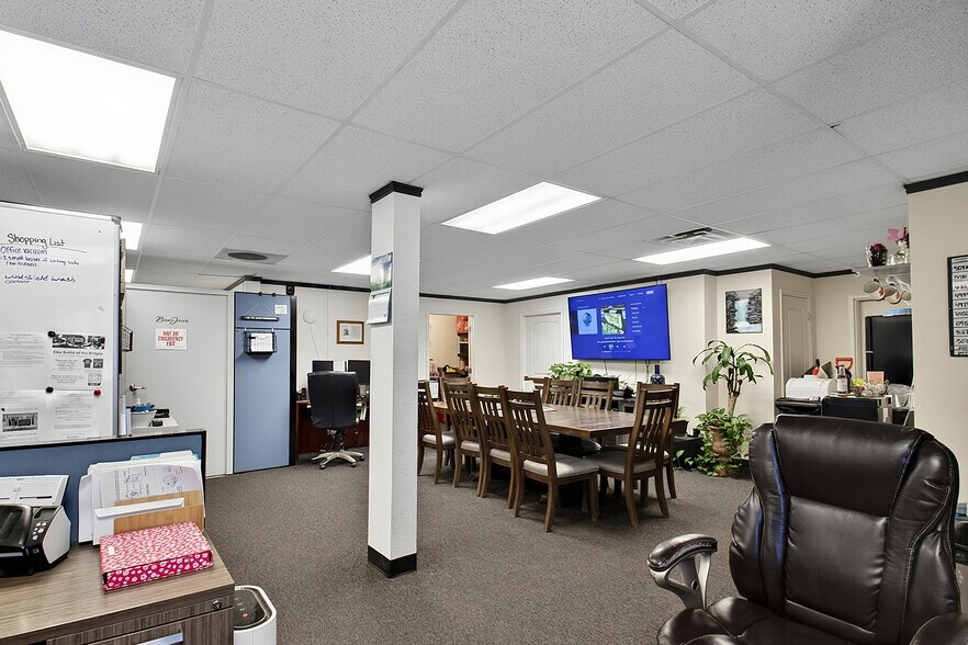 1750 Manzanita Ln, Elko, NV à vendre - Photo du bâtiment - Image 2 de 41