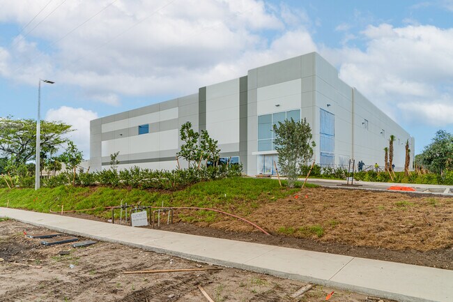 Plus de détails pour 3410 SW 26th Ter, Fort Lauderdale, FL - Industriel à louer