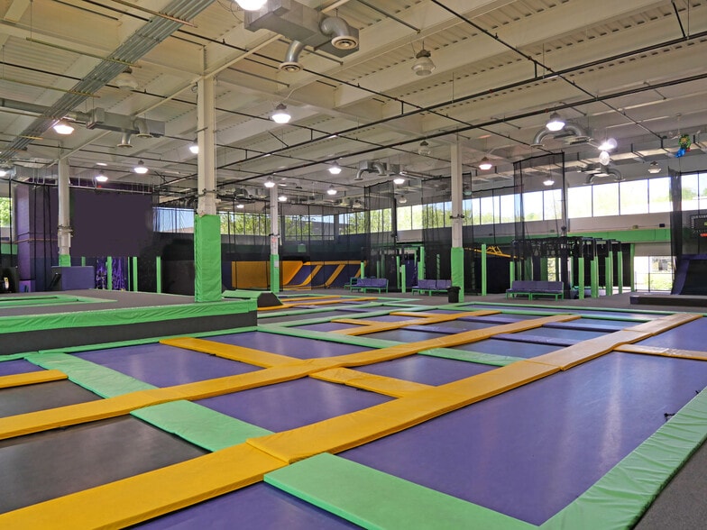 11 Riverbend Dr S, Stamford, CT for lease - Interior Photo - Image 3 of 5