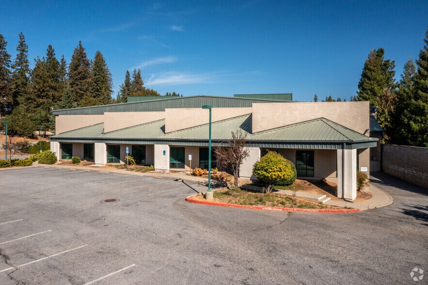 148-152 Whitcomb Ave, Colfax, CA for sale - Building Photo - Image 1 of 1