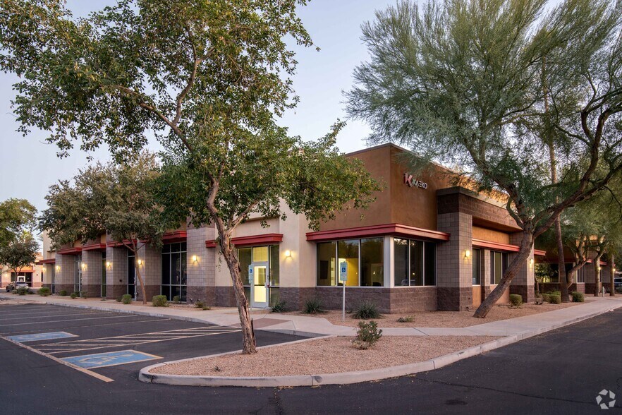 60 S Kyrene Rd, Chandler, AZ à louer - Photo du bâtiment - Image 2 de 3