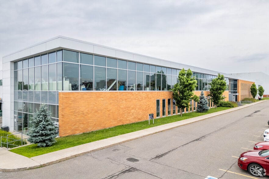 3031-3207 Boul Thimens, Saint-Laurent, QC for sale - Building Photo - Image 3 of 7
