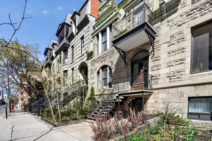 342-344 Rue Sherbrooke E, Montréal, QC for lease - Building Photo - Image 3 of 24
