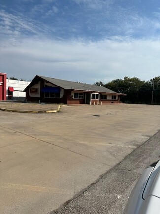 Plus de détails pour 3121 E Frank Phillips Blvd, Bartlesville, OK - Vente au détail à vendre