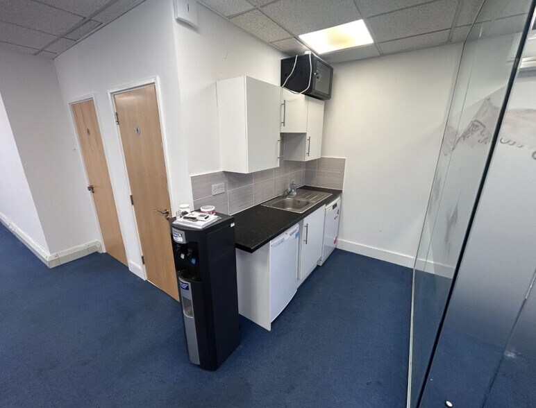 Bessborough Rd, Harrow à louer - Photo intérieure - Image 2 de 6