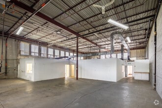 2403-2467 Rue Guénette, Saint-Laurent, QC à louer Photo intérieure- Image 1 de 4