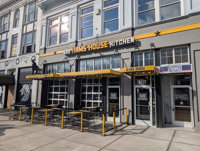 2035 W Broad St, Richmond, VA for lease - Building Photo - Image 3 of 4