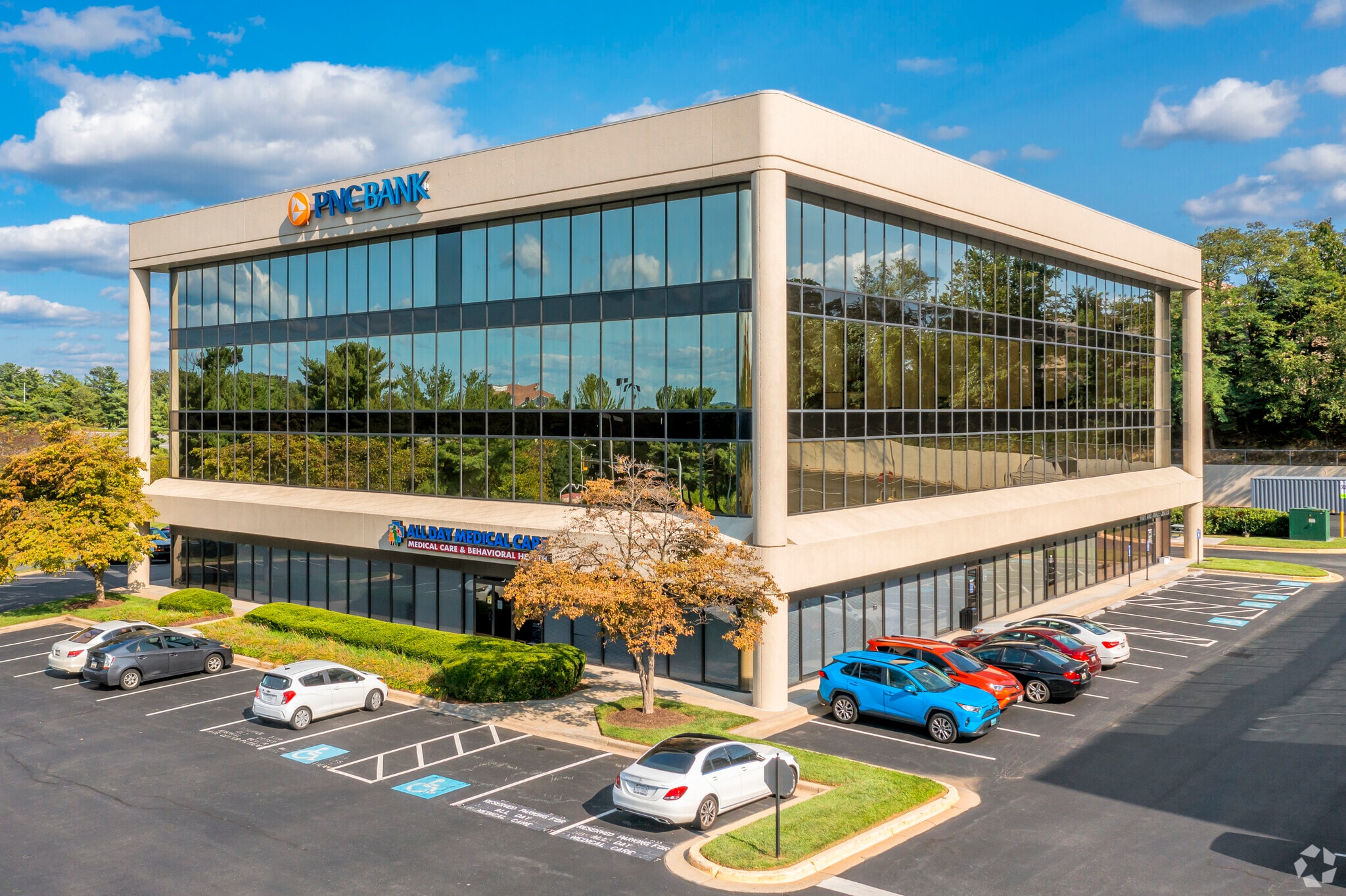 702 Russell Ave, Gaithersburg, MD for lease Primary Photo- Image 1 of 8