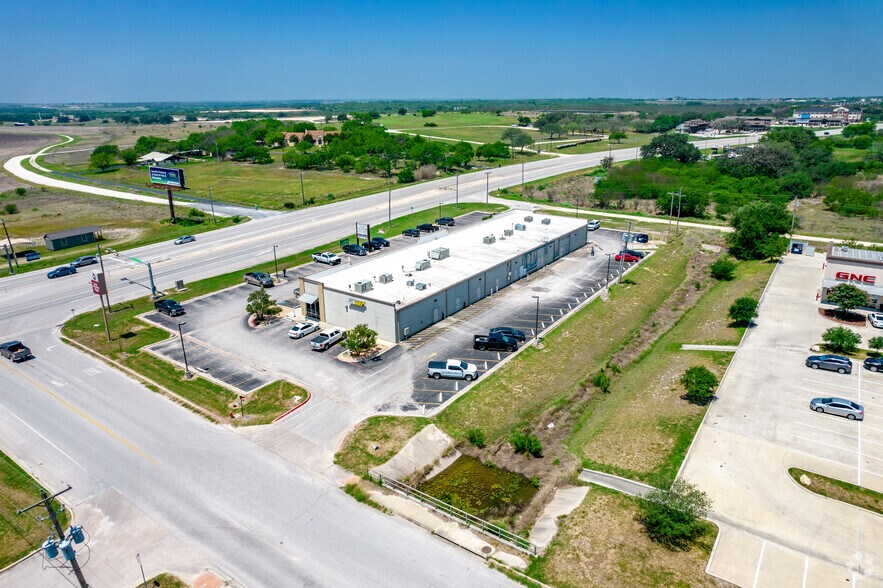 131 Business Park Dr, Kenedy, TX à louer - Aérien - Image 2 de 11