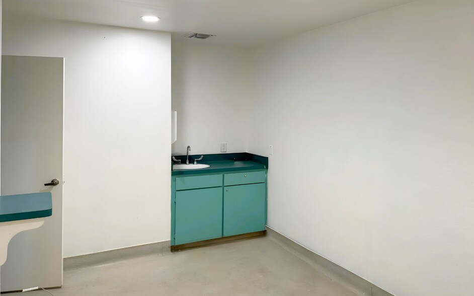 181 S Madera Ave, Kerman, CA à louer - Photo intérieure - Image 2 de 4