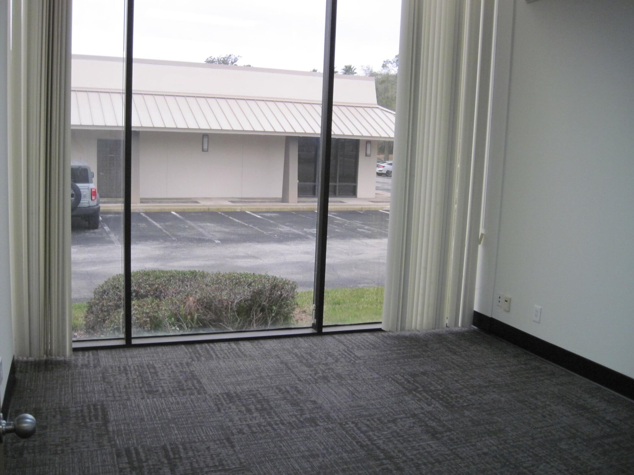 7899 Baymeadows Way, Jacksonville, FL for lease Interior Photo- Image 1 of 6