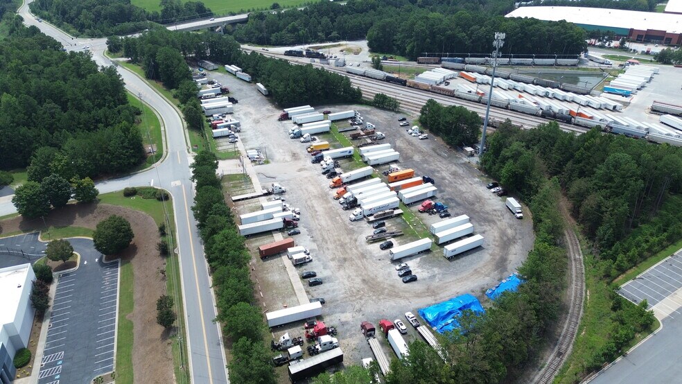 7472 Graham, Fairburn, GA à louer - Photo du bâtiment - Image 3 de 3