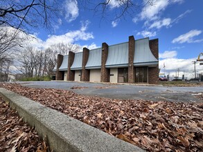 537 Huffman Mill Rd, Burlington, NC for lease Building Photo- Image 2 of 4