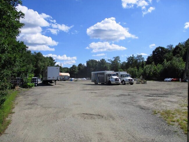Plus de détails pour 46 Depot St, Uxbridge, MA - Terrain à vendre