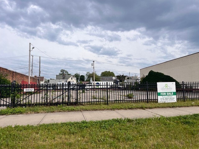 3610 Superior Portfolio portfolio of 4 properties for sale on LoopNet.ca - Building Photo - Image 2 of 6