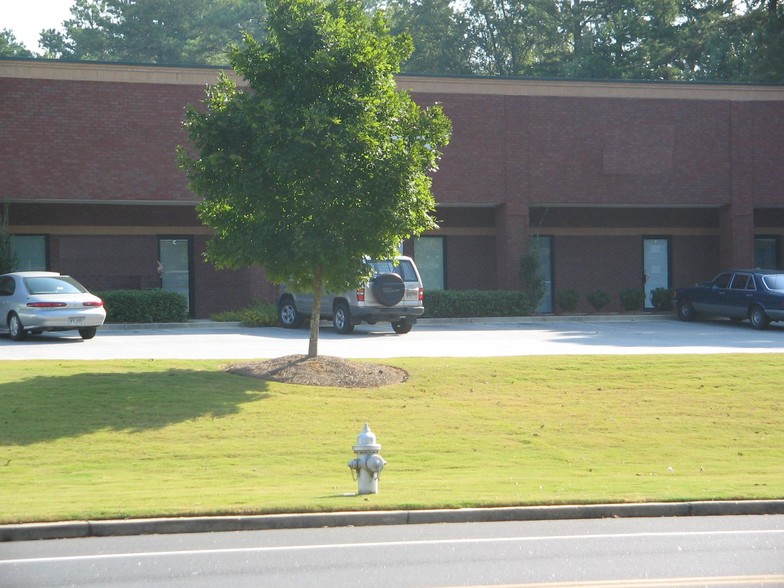 3685 Hewatt Ct, Snellville, GA for lease - Building Photo - Image 3 of 7