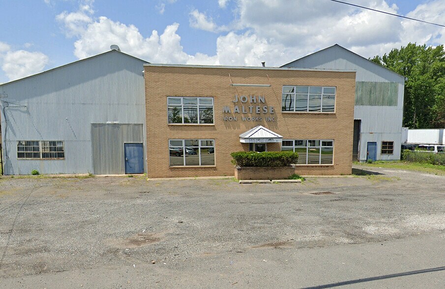 1453 Jersey Ave, North Brunswick, NJ à vendre - Photo du bâtiment - Image 3 de 10