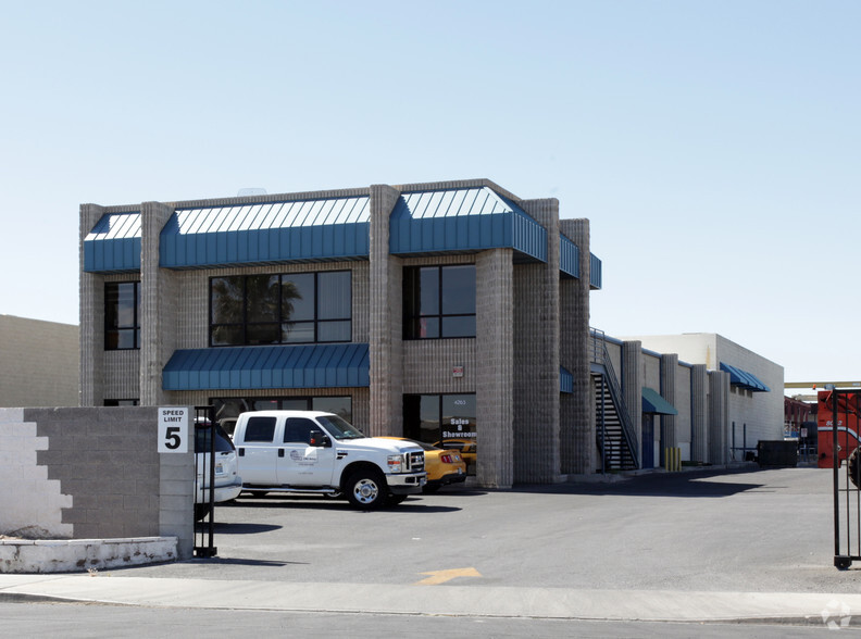 4265 W Tompkins Ave, Las Vegas, NV for sale - Primary Photo - Image 1 of 4