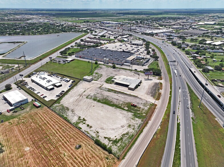 4402 I-69 Access rd, Corpus Christi, TX à louer - Photo du bâtiment - Image 2 de 7