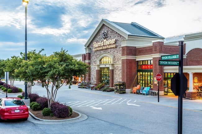 Plus de détails pour 8204 Tryon Woods Rd, Raleigh, NC - Commerce de détail à louer