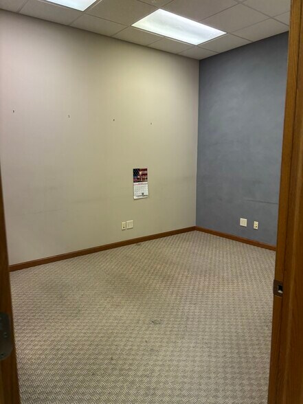 613 1st St, LaSalle, IL à louer - Photo du bâtiment - Image 3 de 9