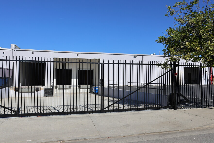 7101 Case Ave, North Hollywood, CA for lease - Building Photo - Image 3 of 8
