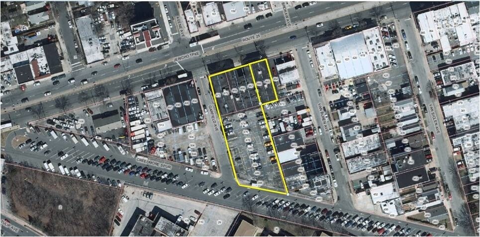 102-114 Jericho Tpke, Floral Park, NY à vendre - Photo du bâtiment - Image 3 de 6