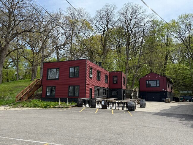 Plus de détails pour 117 Nippersink Rd, Fox Lake, IL - Multi-résidentiel à vendre