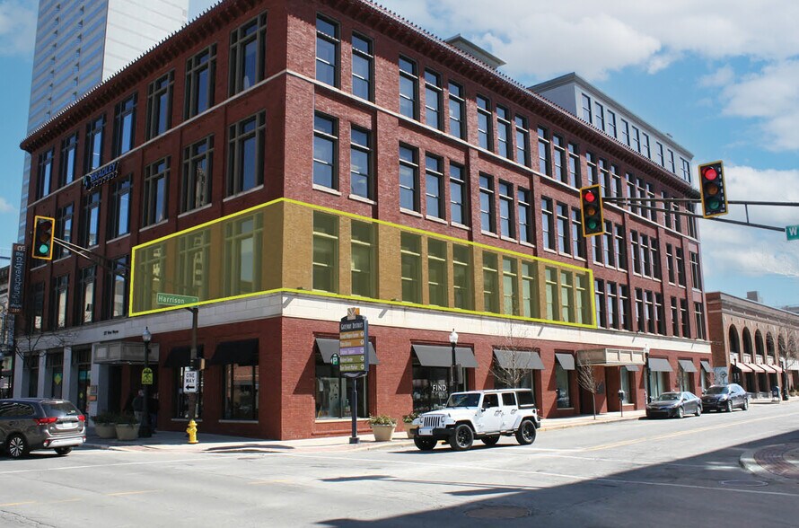 919 S Harrison St, Fort Wayne, IN à louer - Photo du bâtiment - Image 2 de 2