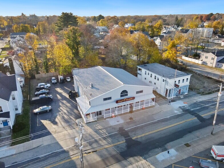 658 N Main St, Brockton, MA à vendre - Photo du bâtiment - Image 3 de 51