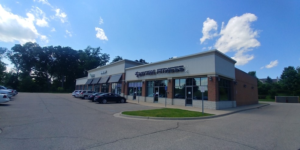 1000 W Highland Rd, Howell, MI for lease - Building Photo - Image 2 of 7