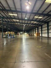 501 Bear Creek Cutoff Rd, Tuscaloosa, AL for lease Interior Photo- Image 2 of 5