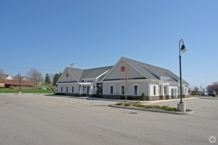 138 Hospital Dr, Watertown, WI à vendre - Photo principale - Image 1 de 1