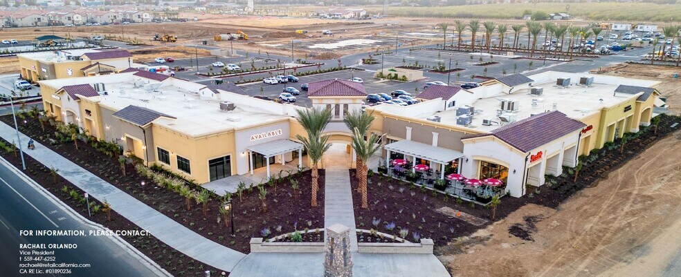 SWC Shaw & Leonard, Clovis, CA à louer - Photo du bâtiment - Image 2 de 4