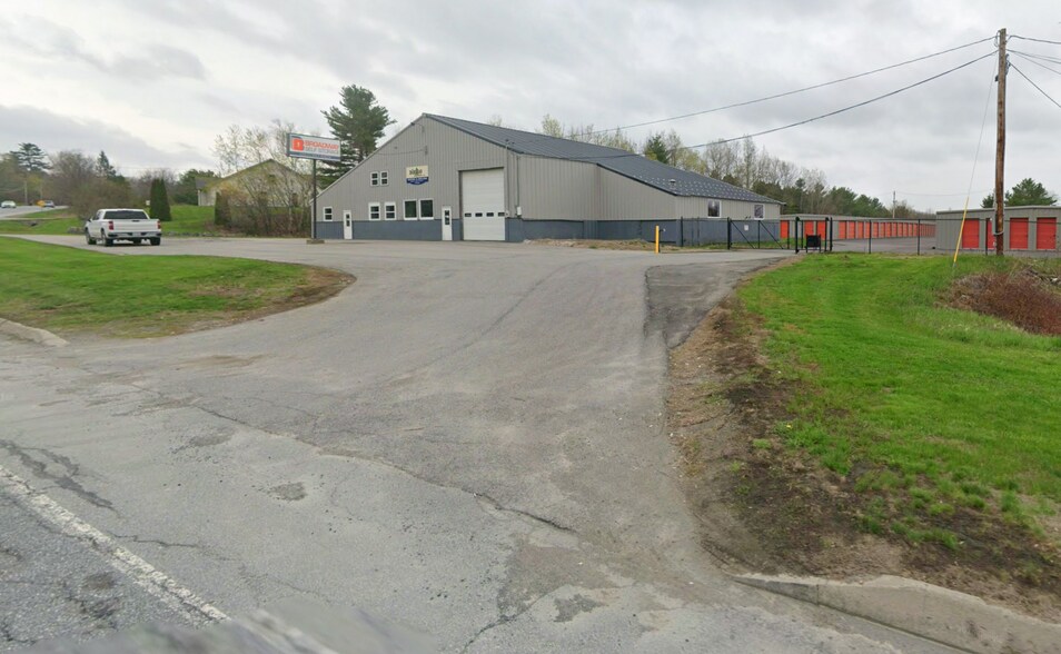 1670 Broadway, Bangor, ME à louer - Photo du bâtiment - Image 3 de 3