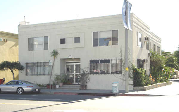 8350 Melrose Ave, West Hollywood, CA à louer - Photo du b timent - Image 2 de 23