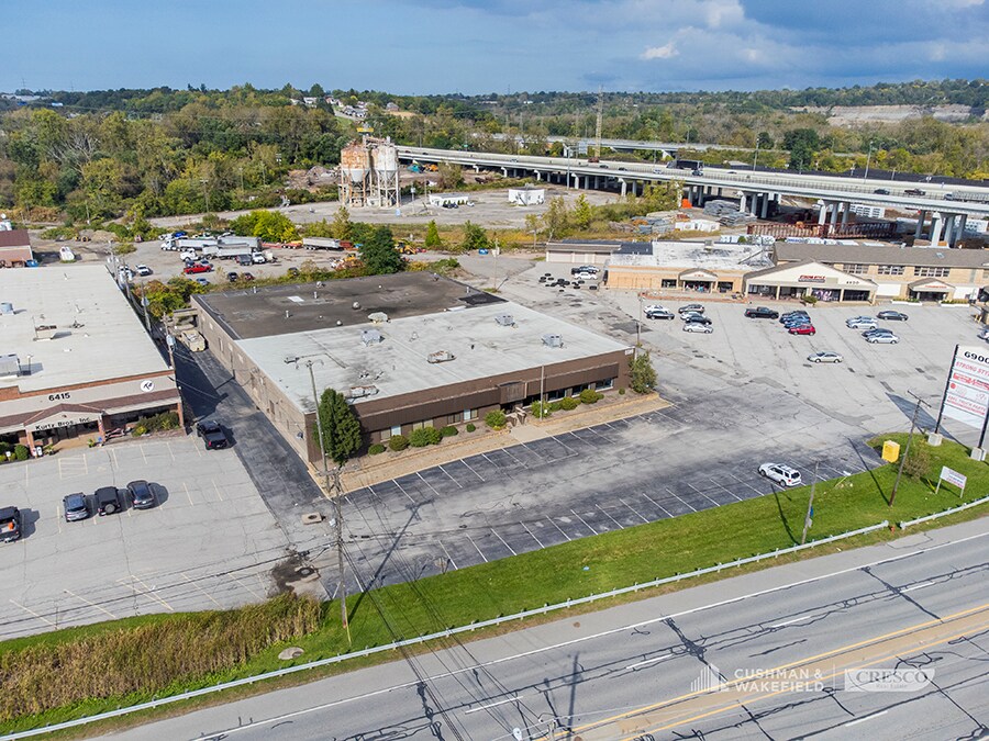 6599 Granger Rd, Independence, OH à louer Photo du bâtiment- Image 1 de 9
