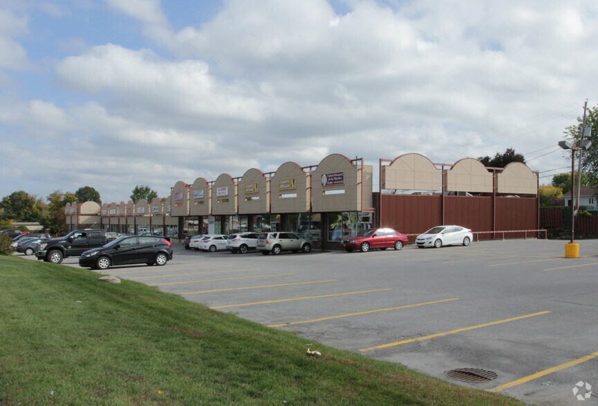 922 Boul Maloney E, Gatineau, QC à louer - Photo principale - Image 1 de 4