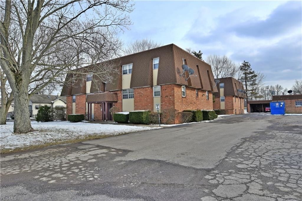 203-205 Churchill Hubbard Rd, Youngstown, OH à vendre Photo principale- Image 1 de 55