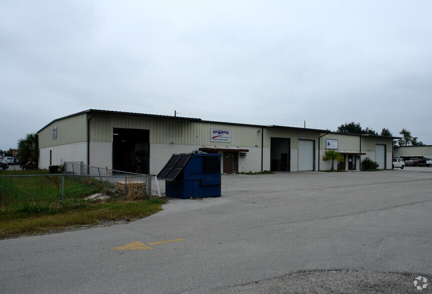 2669-2681 Mercy Dr, Orlando, FL à louer - Photo du bâtiment - Image 3 de 4