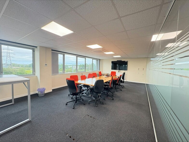 Offices Bretton Way, Peterborough à louer - Photo du bâtiment - Image 3 de 13