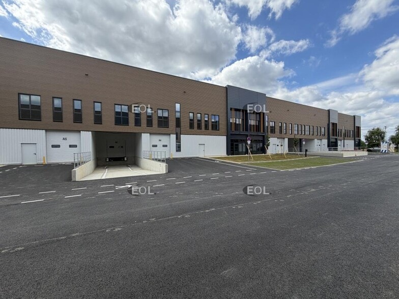 Flex in Wissous for lease - Building Photo - Image 3 of 6