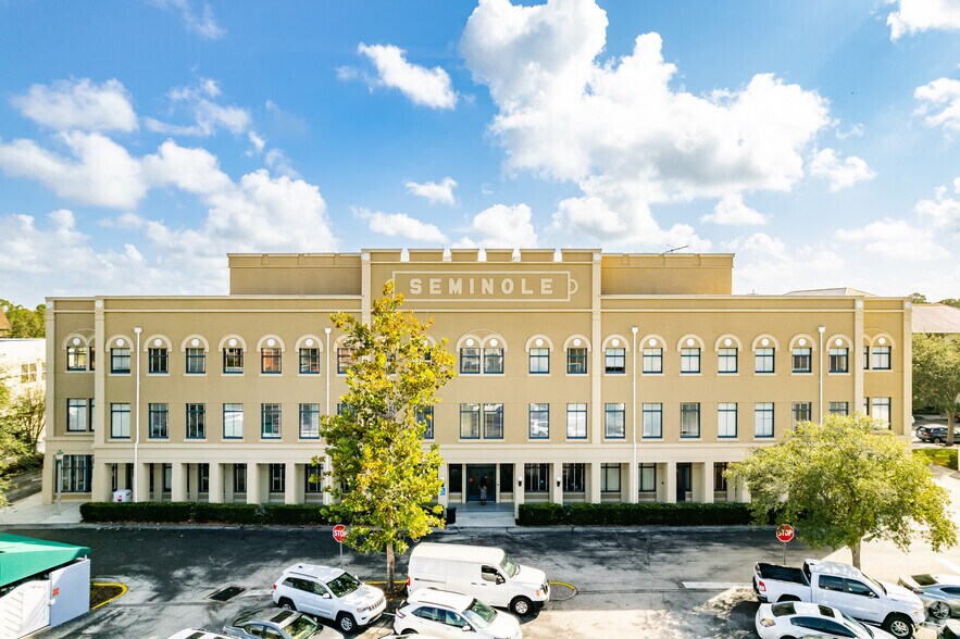 605 Market St, Celebration, FL à louer - Photo du bâtiment - Image 2 de 5