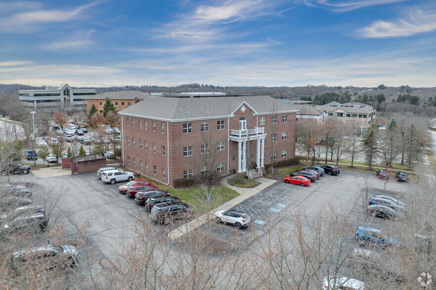 2500 Brooktree Rd, Wexford, PA à louer - Photo du bâtiment - Image 2 de 5