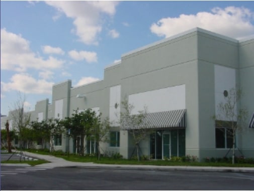 571 NW Mercantile Pl, Port Saint Lucie, FL for lease - Building Photo - Image 2 of 21