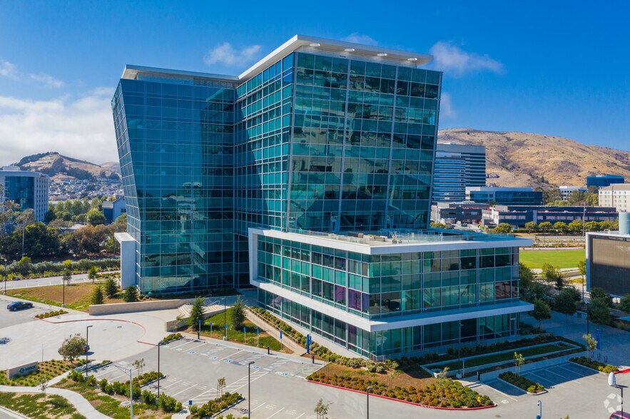 249 E Grand Ave, South San Francisco, CA à louer - Photo du bâtiment - Image 2 de 5